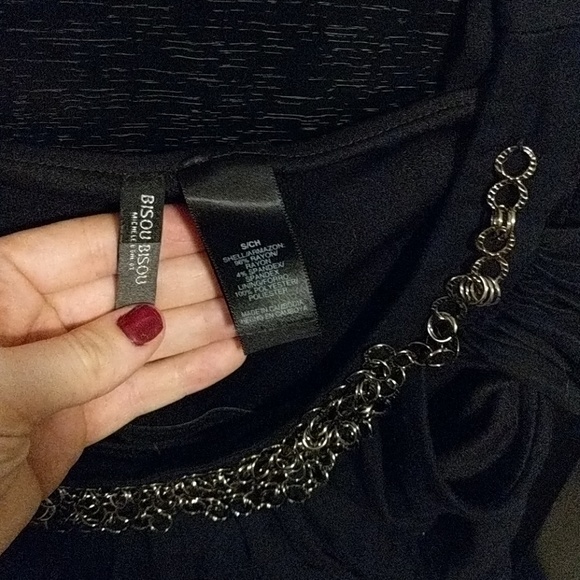 Black top - Picture 3 of 4